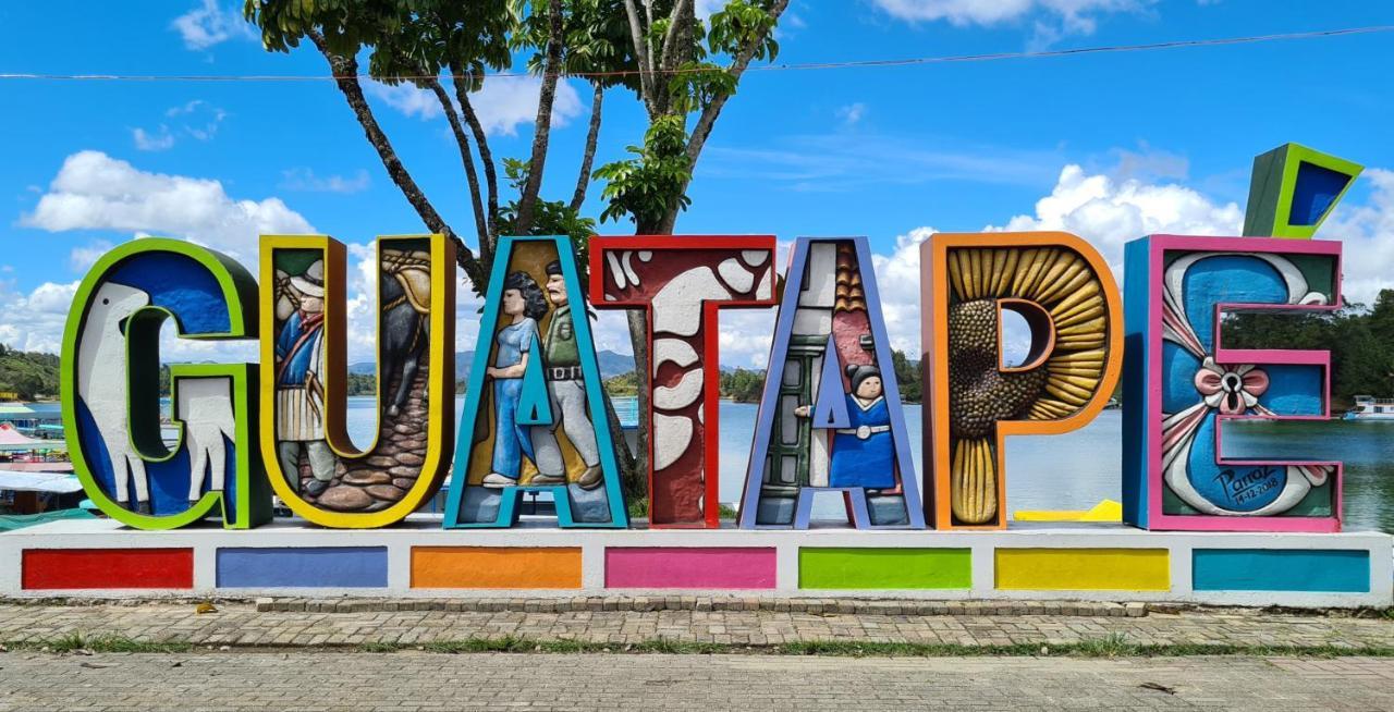 Domus Glamping Guatape Hotell Exteriör bild