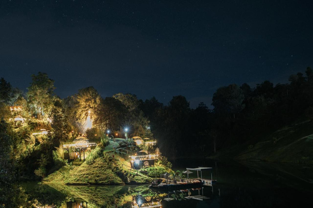 Domus Glamping Guatape Hotell Exteriör bild