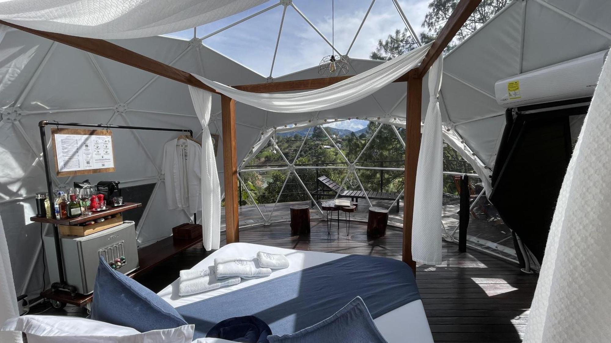 Domus Glamping Guatape Hotell Exteriör bild