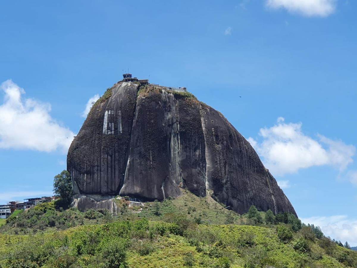 Domus Glamping Guatape Hotell Exteriör bild